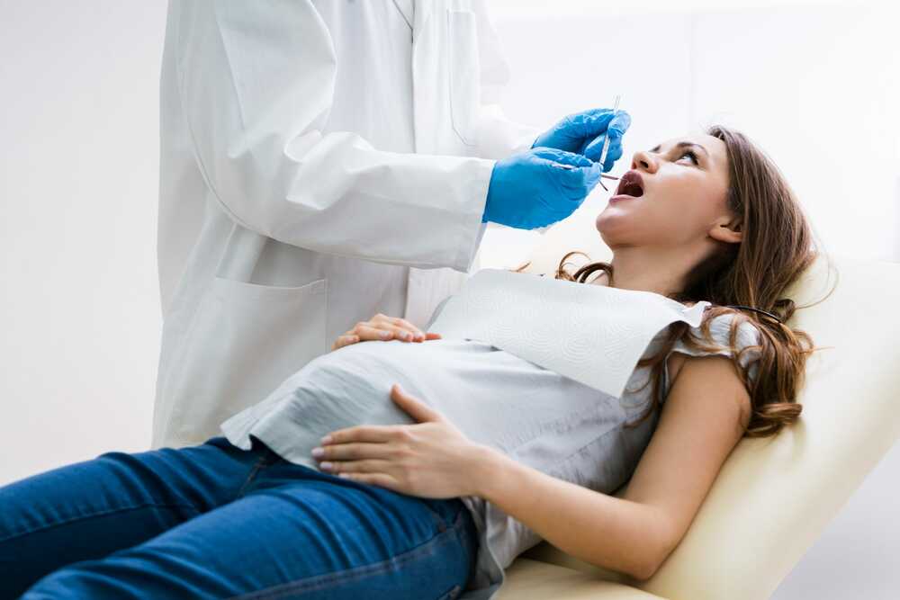 paciente embarazada recibiendo sedación consciente