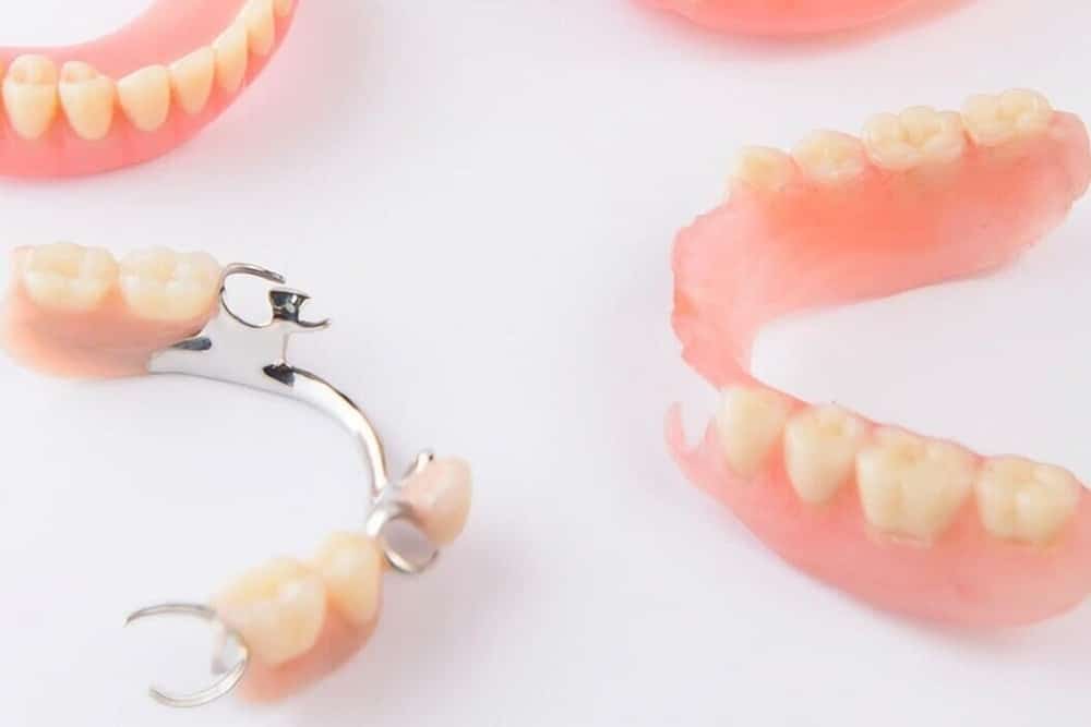 Prótesis dentales removibles en Donostia